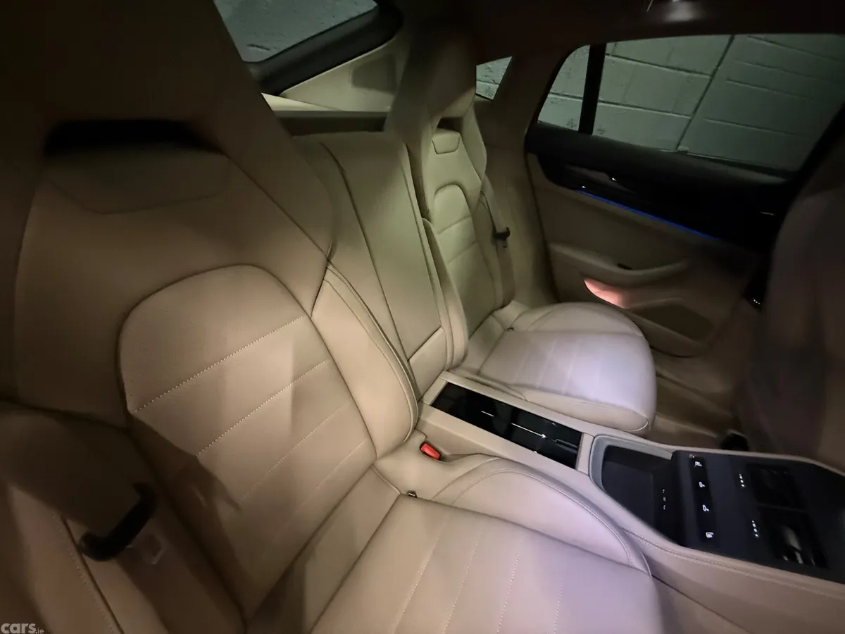 Porsche Panamera Hatchback, Petrol Plug-in Hybrid, 2024, Green