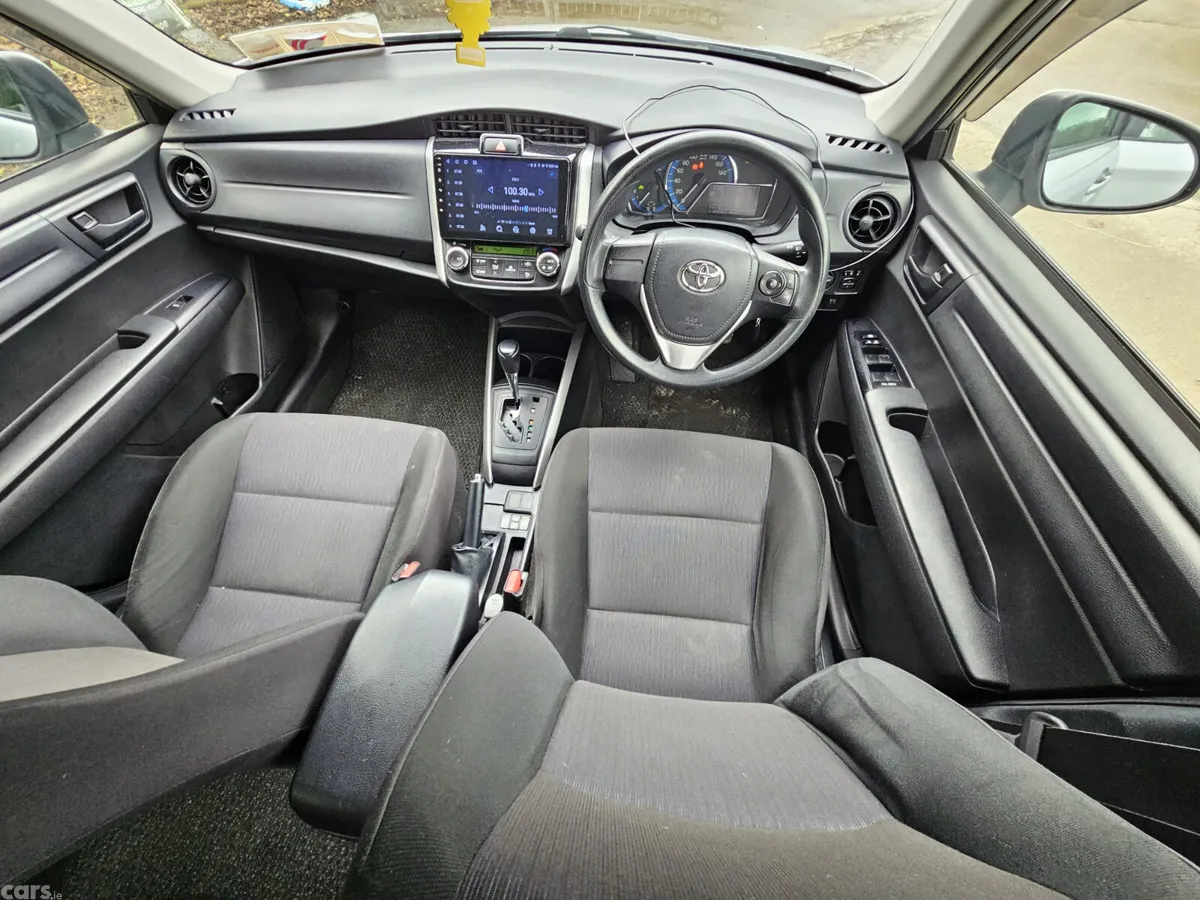 Toyota Corolla Estate, Petrol Hybrid, 2017, Silver
