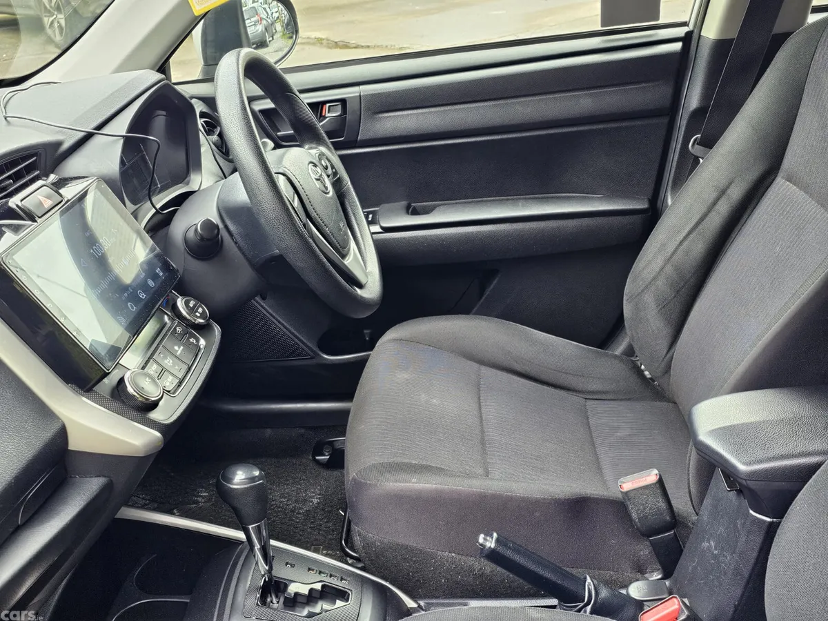 Toyota Corolla Estate, Petrol Hybrid, 2017, Silver