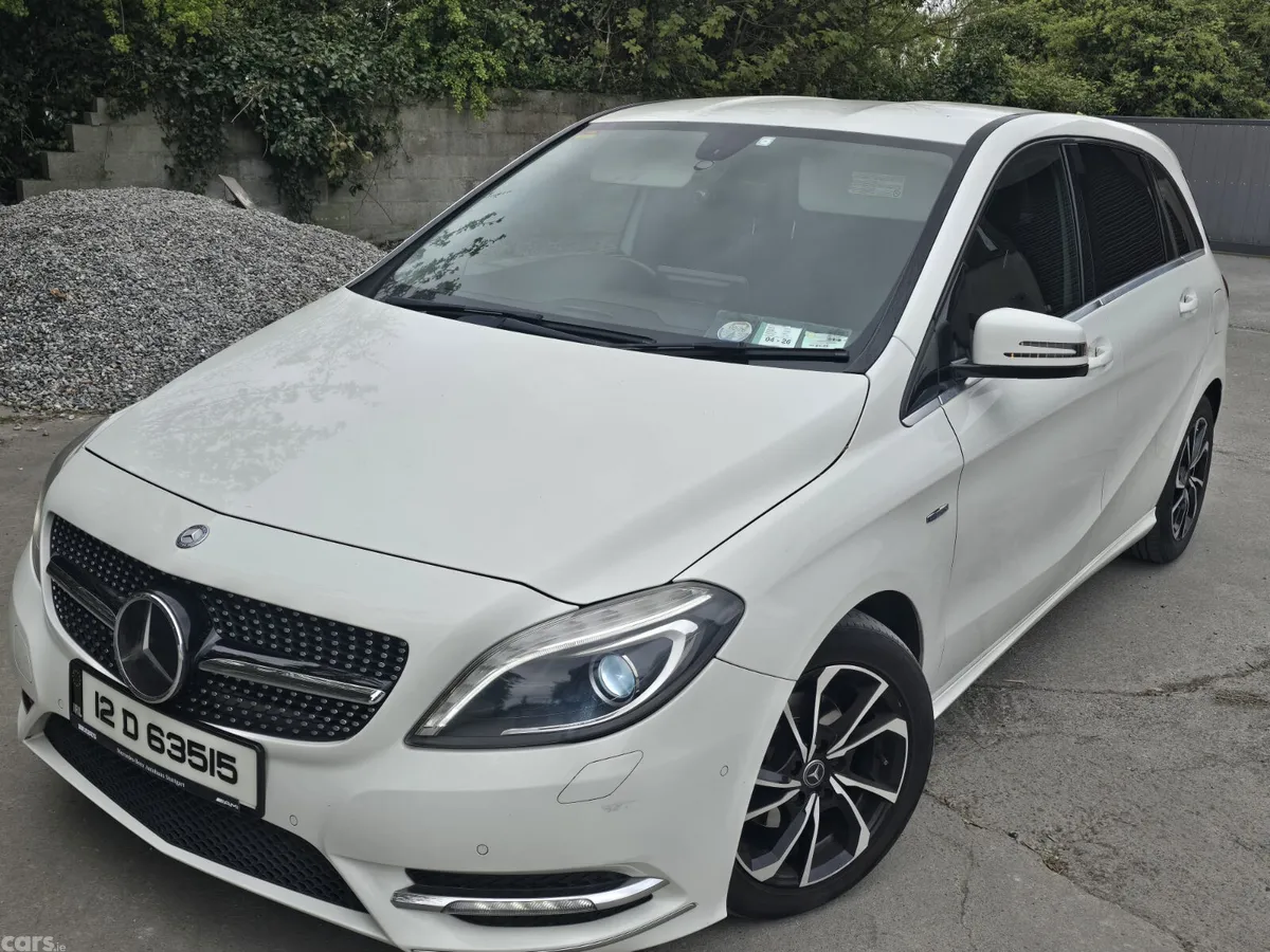 Mercedes-Benz B-Class MPV, Petrol, 2012, White
