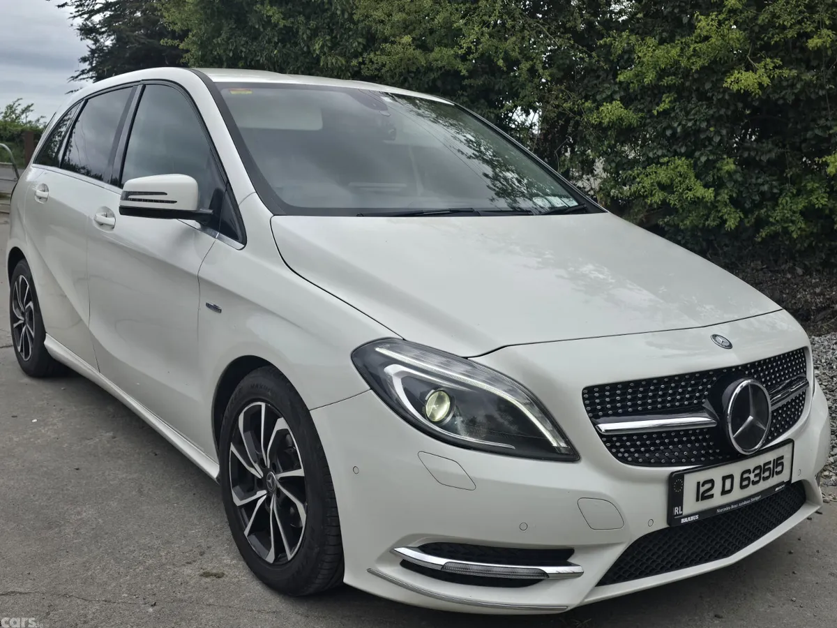 Mercedes-Benz B-Class MPV, Petrol, 2012, White
