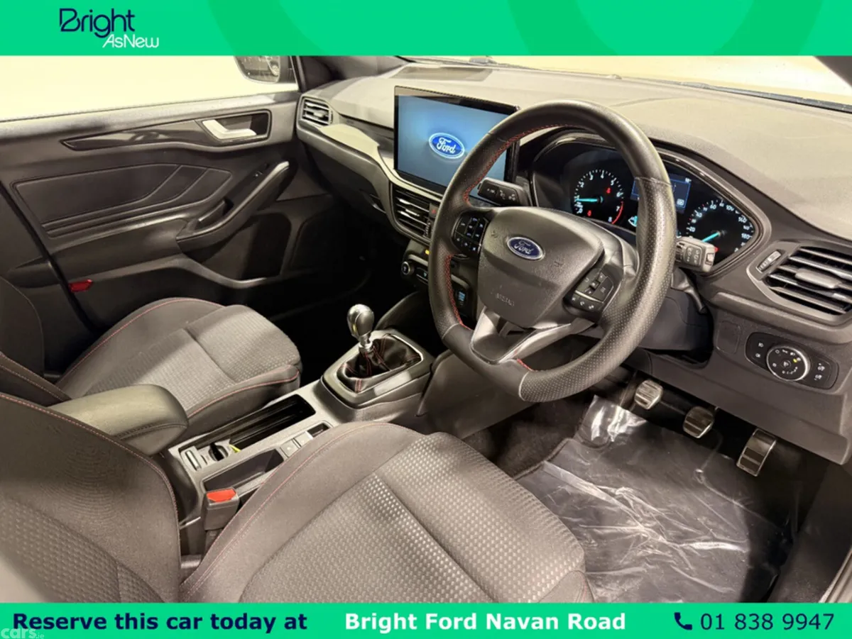 Ford Focus Hatchback, Petrol, 2024, Black
