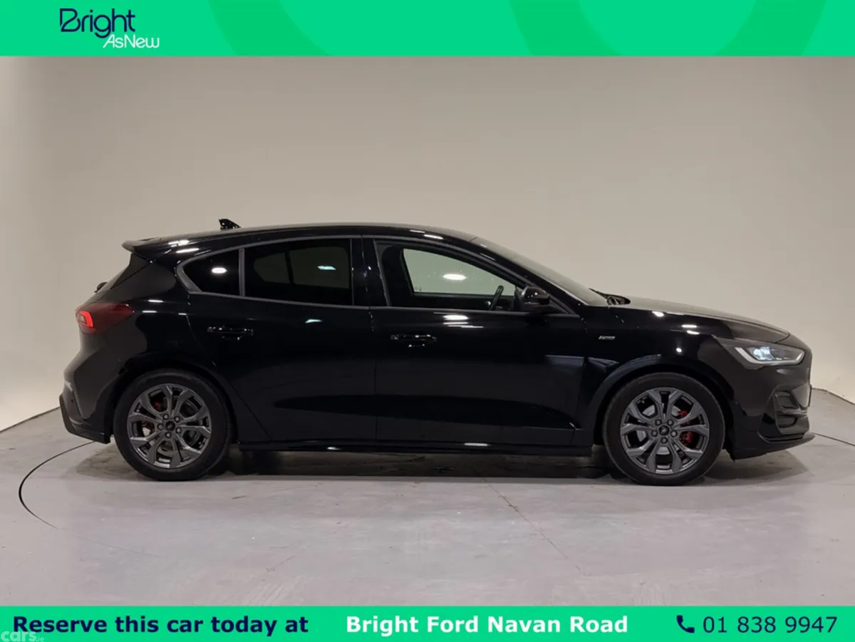 Ford Focus Hatchback, Petrol, 2024, Black