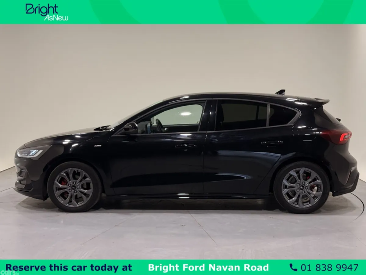 Ford Focus Hatchback, Petrol, 2024, Black