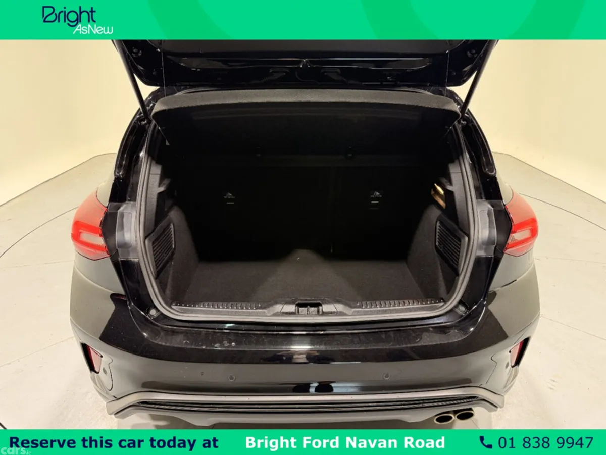 Ford Focus Hatchback, Petrol, 2024, Black