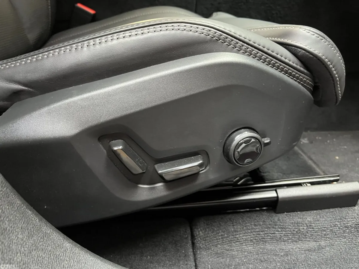 Volvo XC60 SUV, Petrol Plug-in Hybrid, 2024, Red