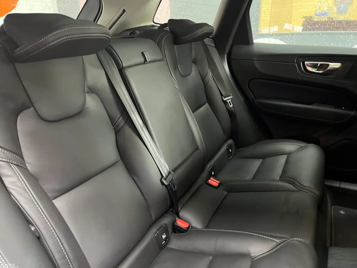 Volvo XC60 SUV, Petrol Plug-in Hybrid, 2024, Red