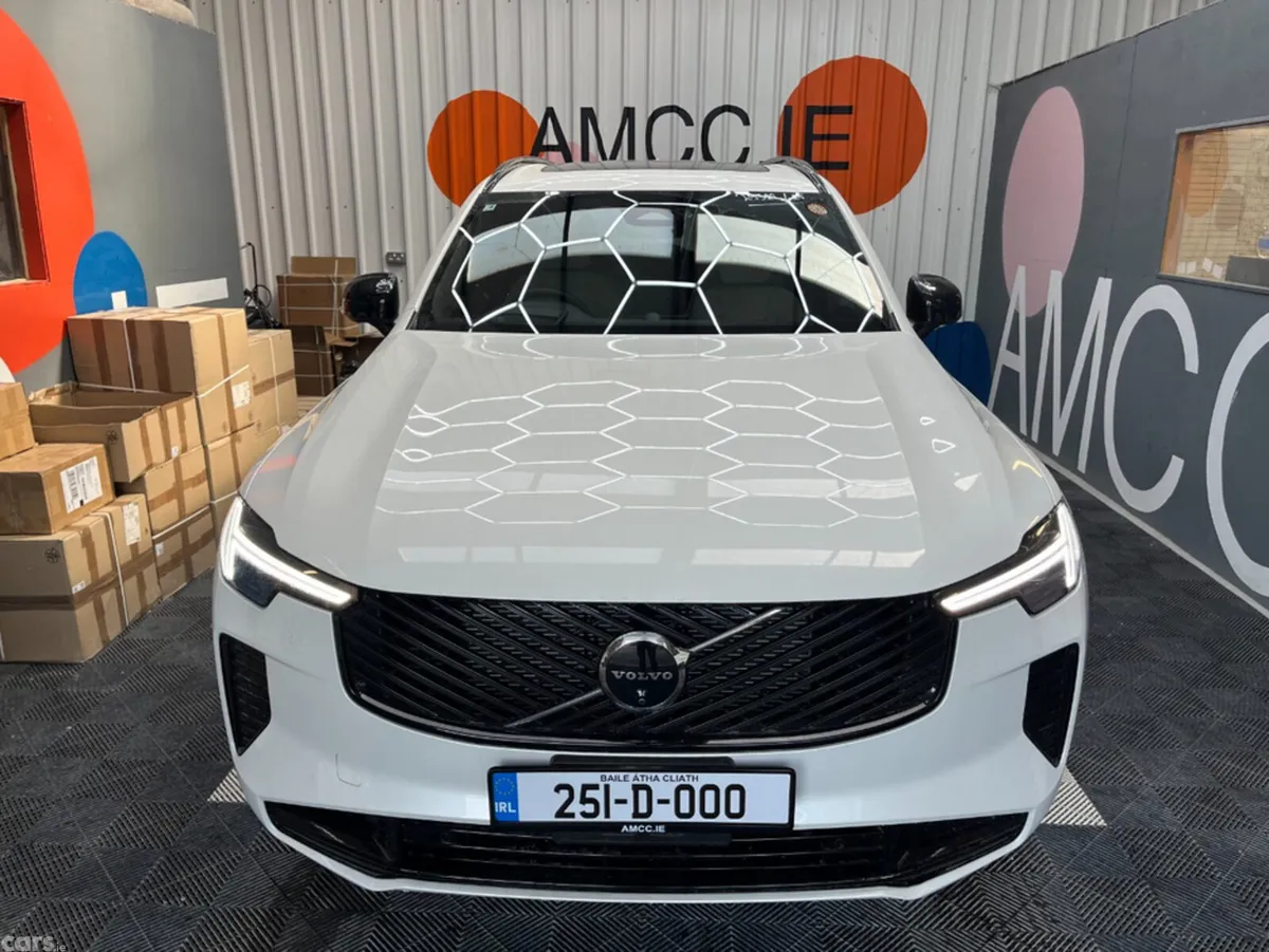 Volvo XC90 SUV, Petrol Plug-in Hybrid, 2025, White