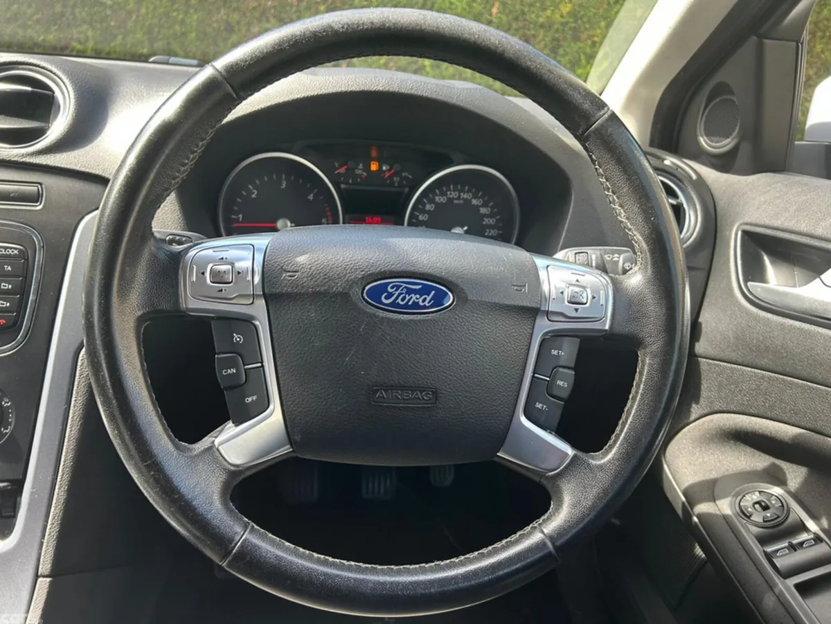 Ford Mondeo Saloon, Diesel, 2014, Grey