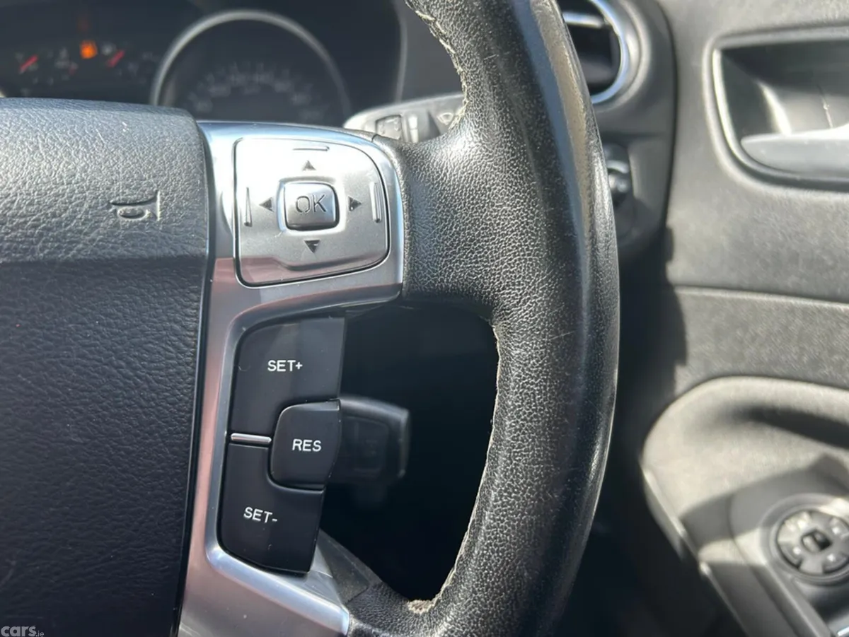 Ford Mondeo Saloon, Diesel, 2014, Grey