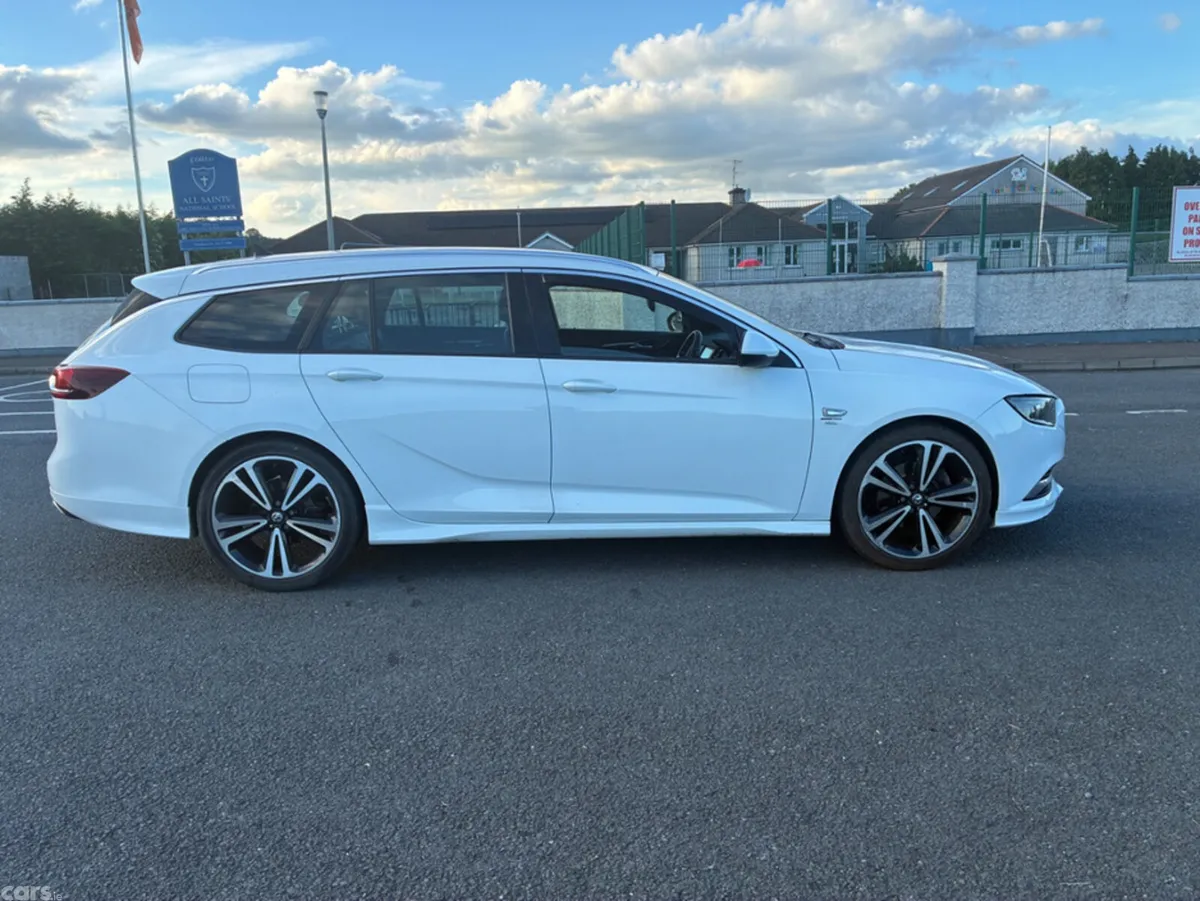 Vauxhall Insignia Estate, Diesel, 2019, White