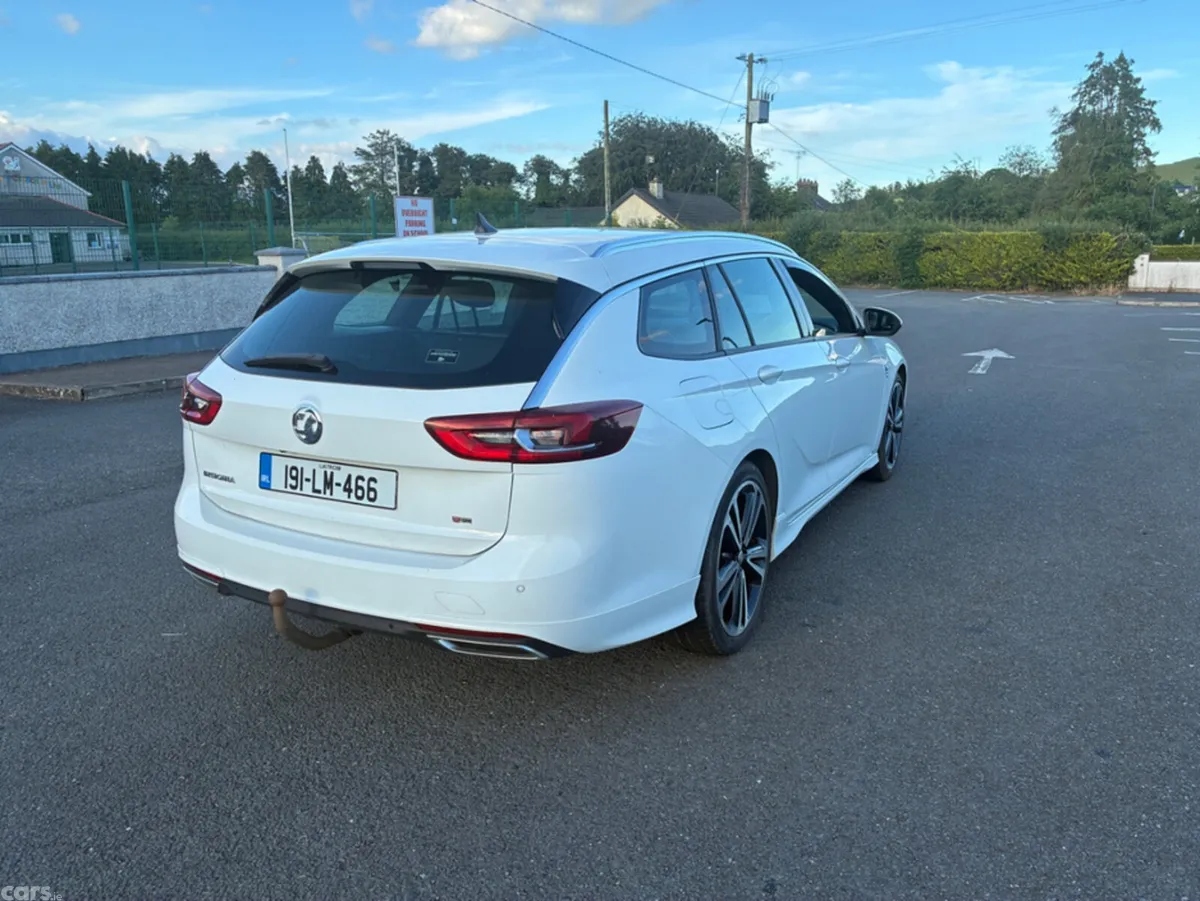 Vauxhall Insignia Estate, Diesel, 2019, White