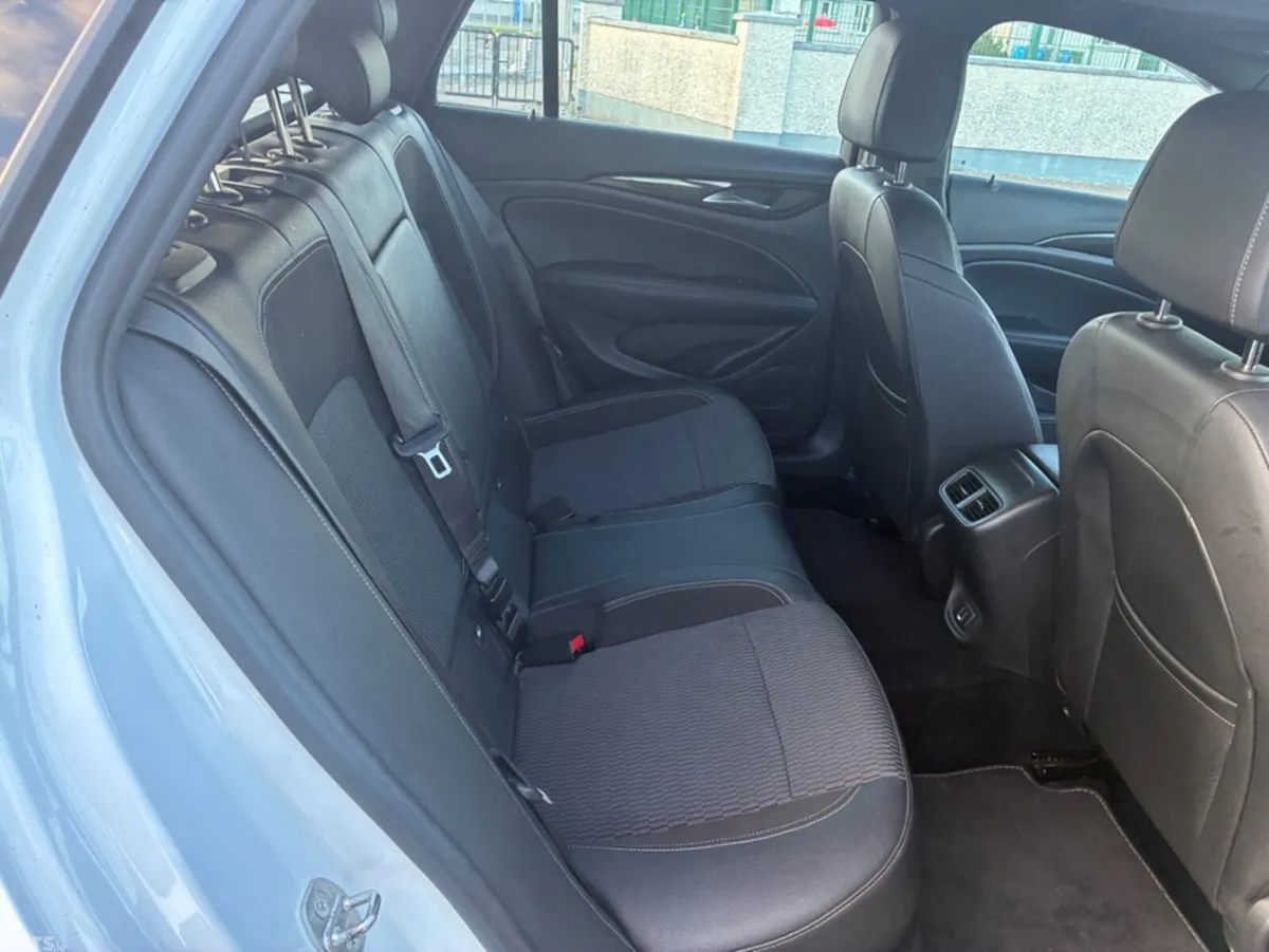 Vauxhall Insignia Estate, Diesel, 2019, White