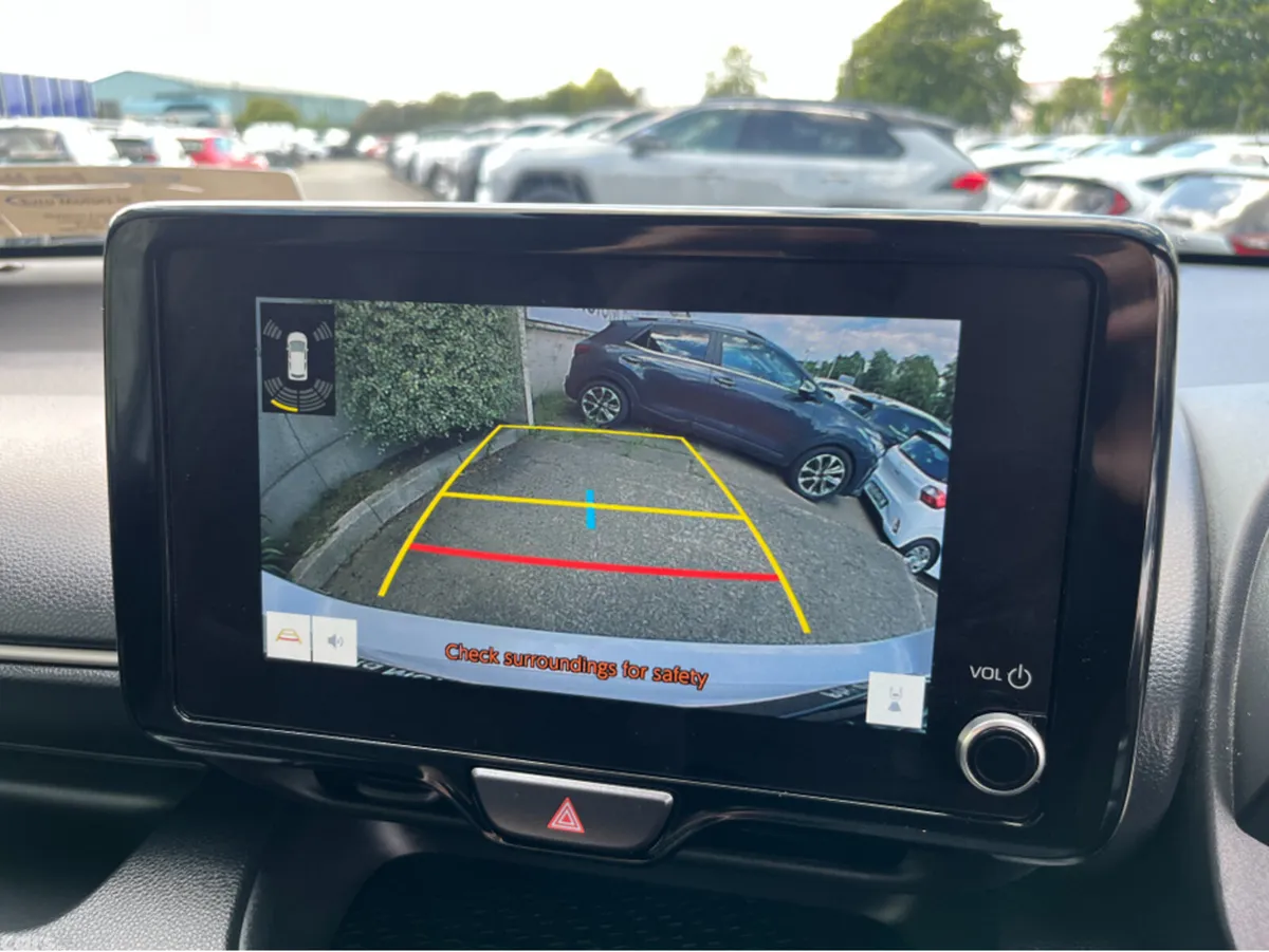 Toyota Yaris Hatchback, Petrol Hybrid, 2024, White