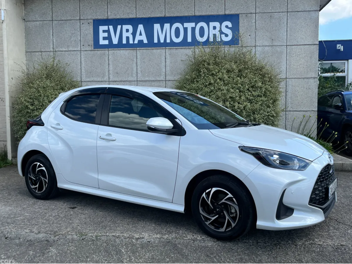 Toyota Yaris Hatchback, Petrol Hybrid, 2024, White