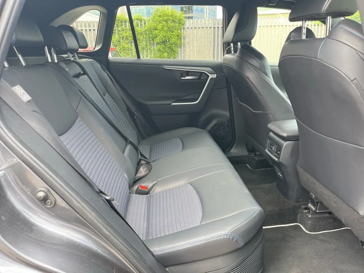 Toyota RAV4 SUV, Petrol Hybrid, 2022, Grey