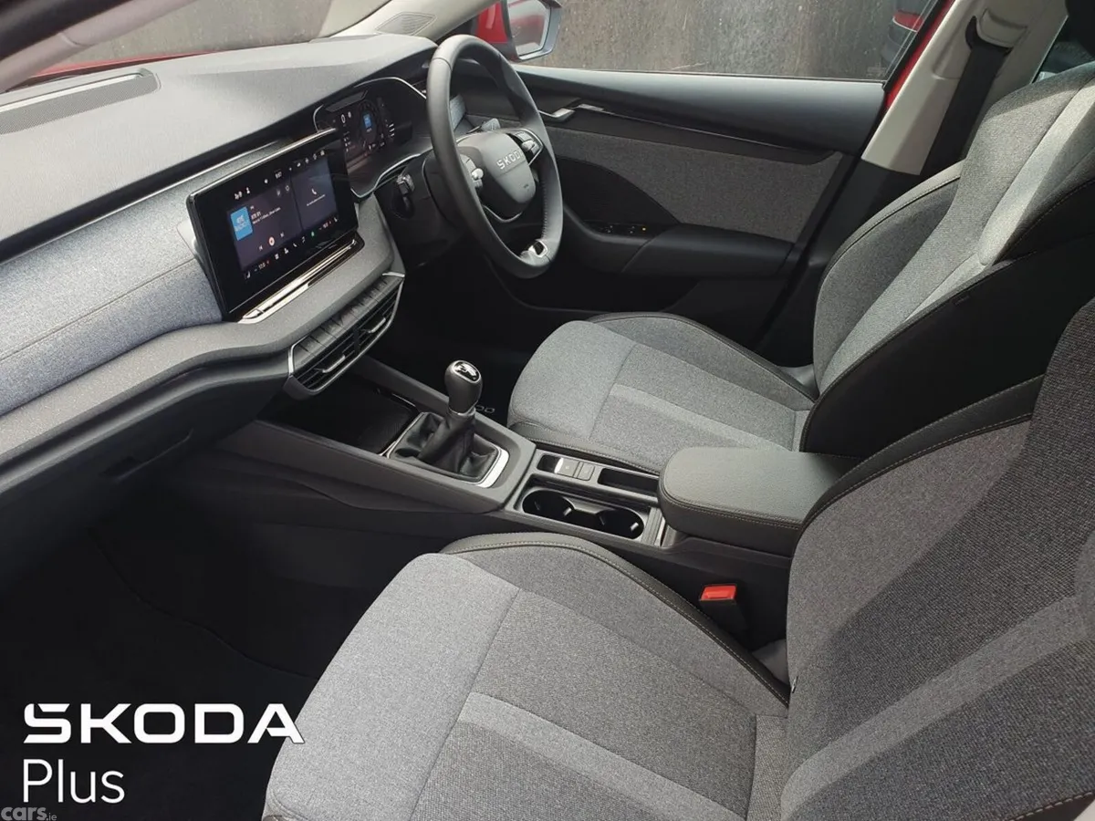 Skoda Octavia Saloon, Diesel, 2025, Red
