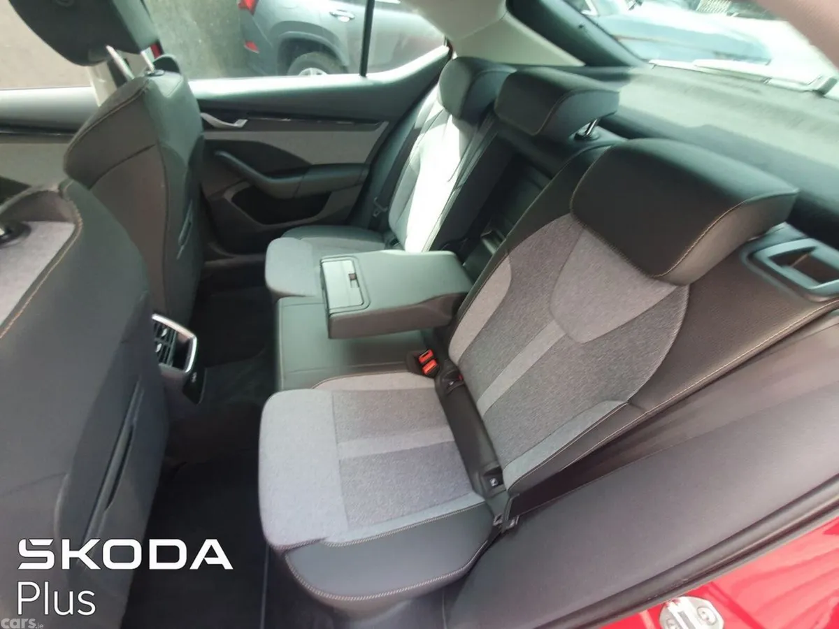Skoda Octavia Saloon, Diesel, 2025, Red