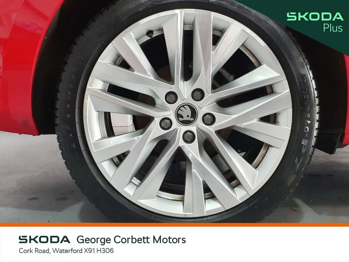 Skoda Octavia Saloon, Diesel, 2025, Red