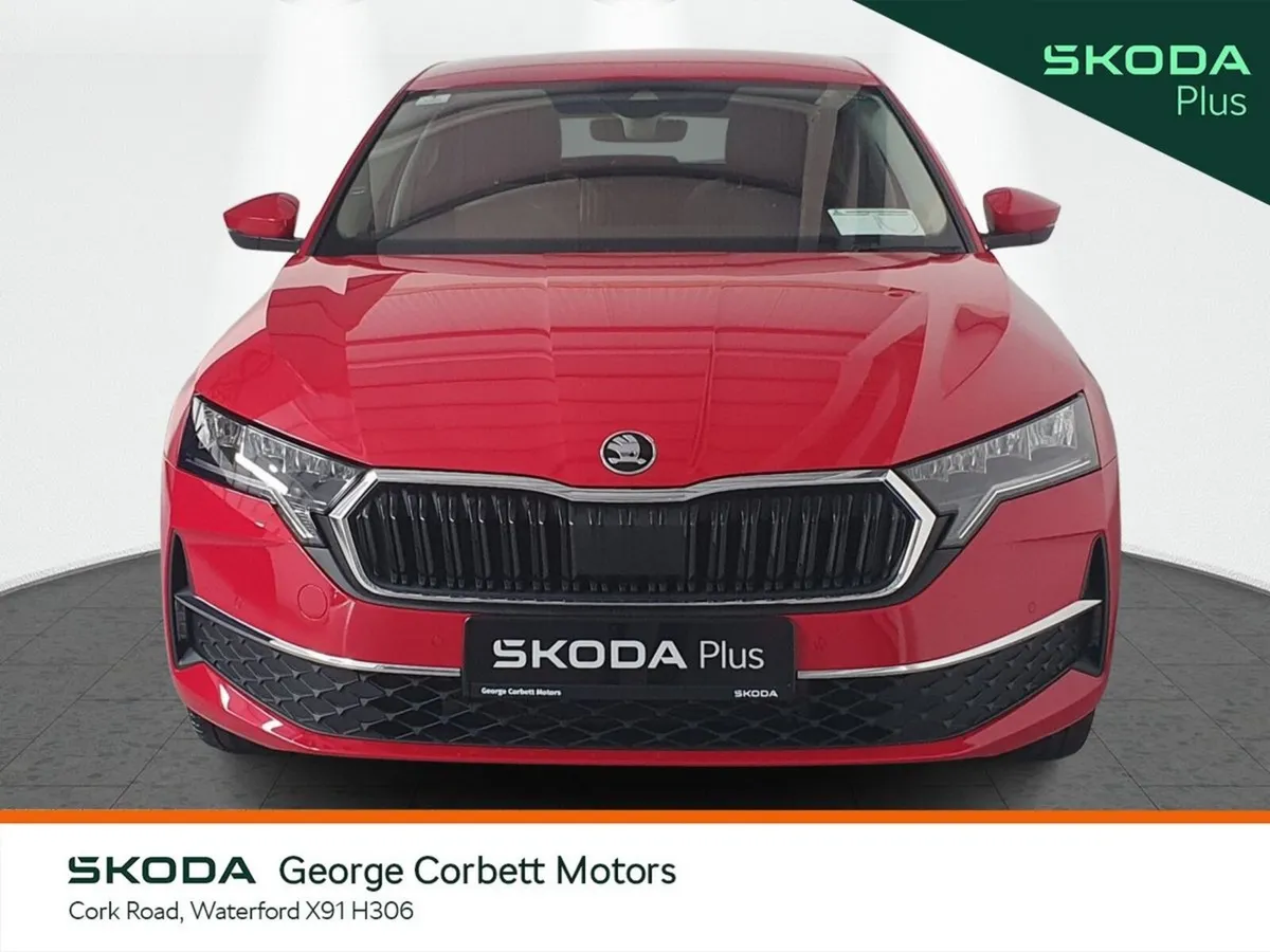 Skoda Octavia Saloon, Diesel, 2025, Red