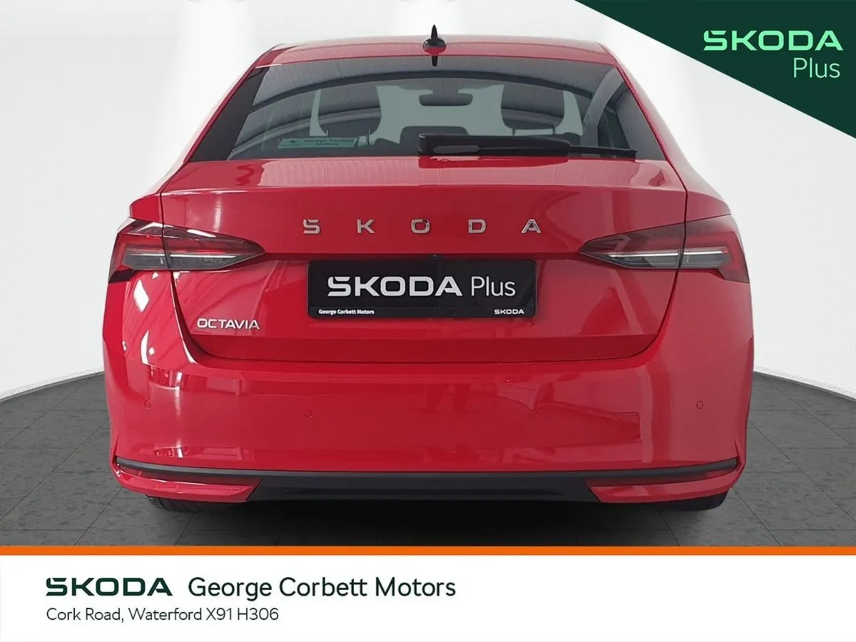 Skoda Octavia Saloon, Diesel, 2025, Red