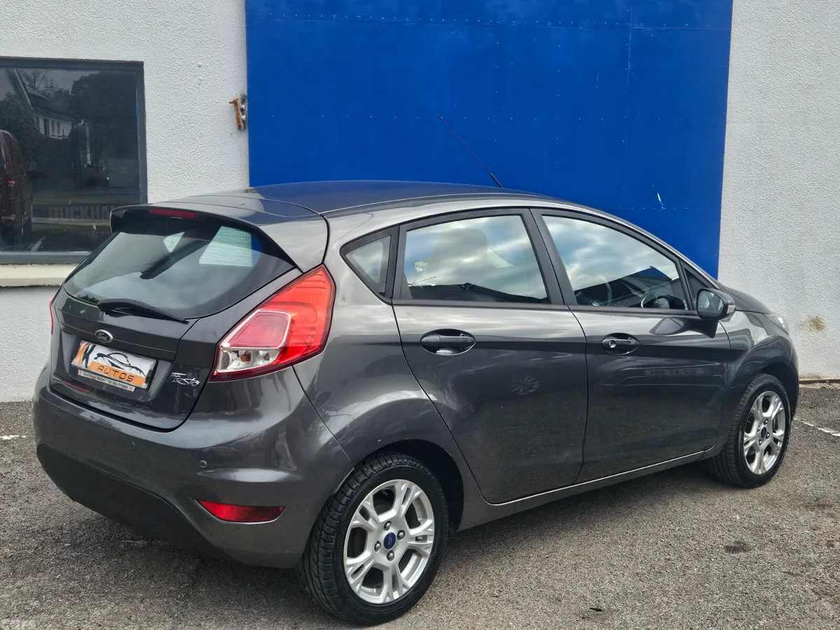 Ford Fiesta Hatchback, Petrol, 2017, Grey