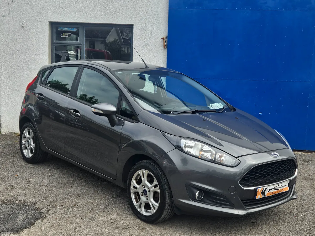 Ford Fiesta Hatchback, Petrol, 2017, Grey