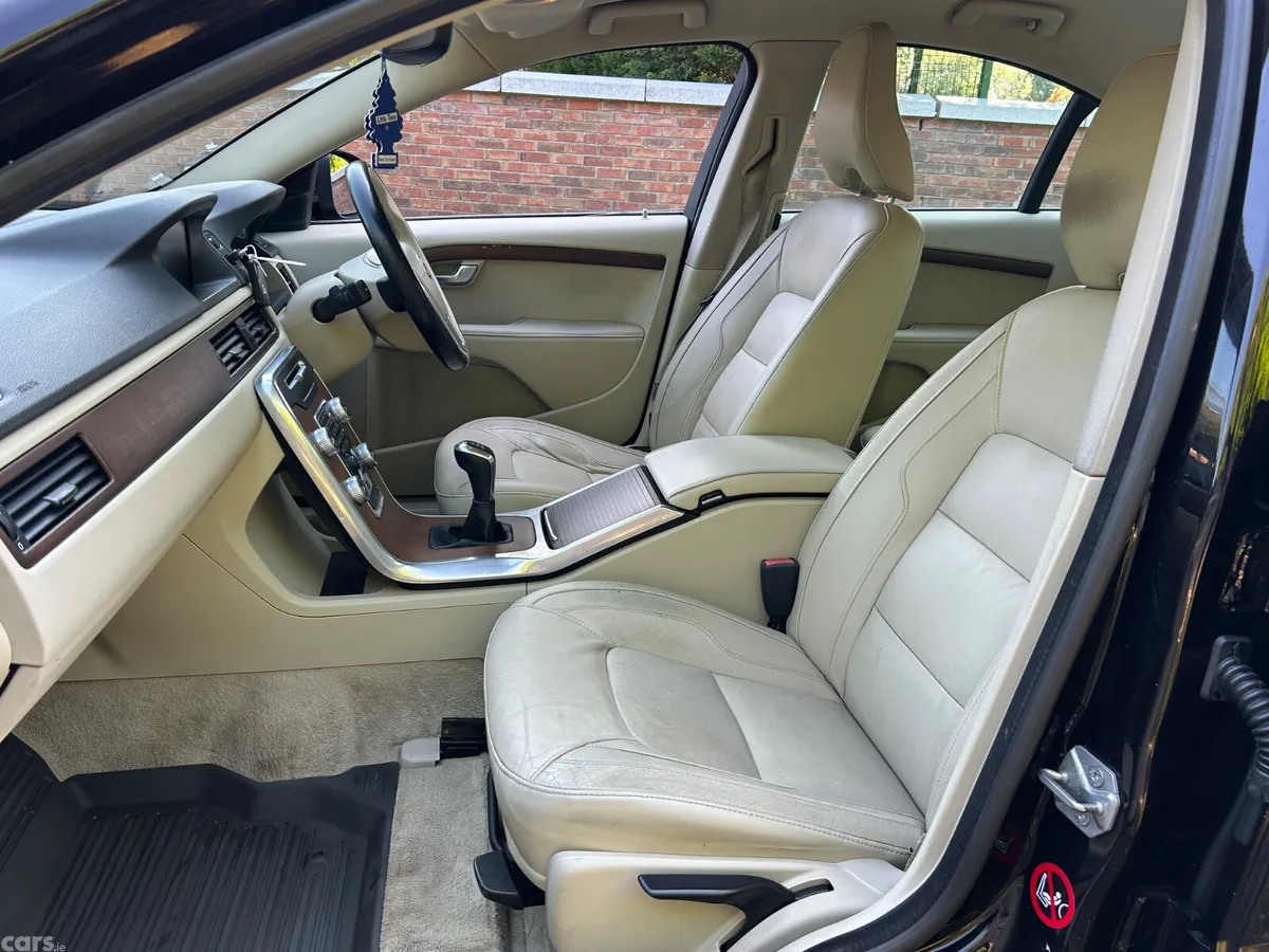 Volvo S80 Saloon, Diesel, 2015, Black
