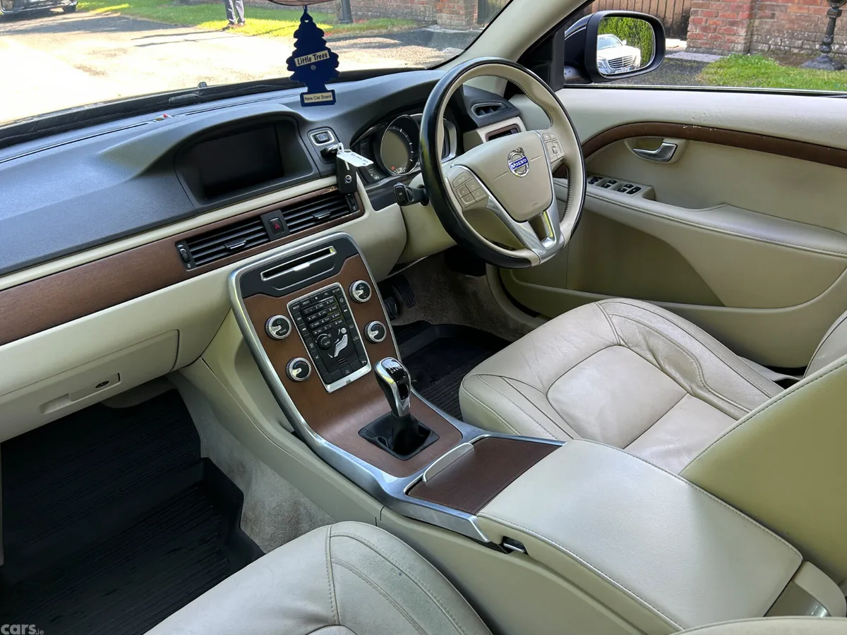 Volvo S80 Saloon, Diesel, 2015, Black