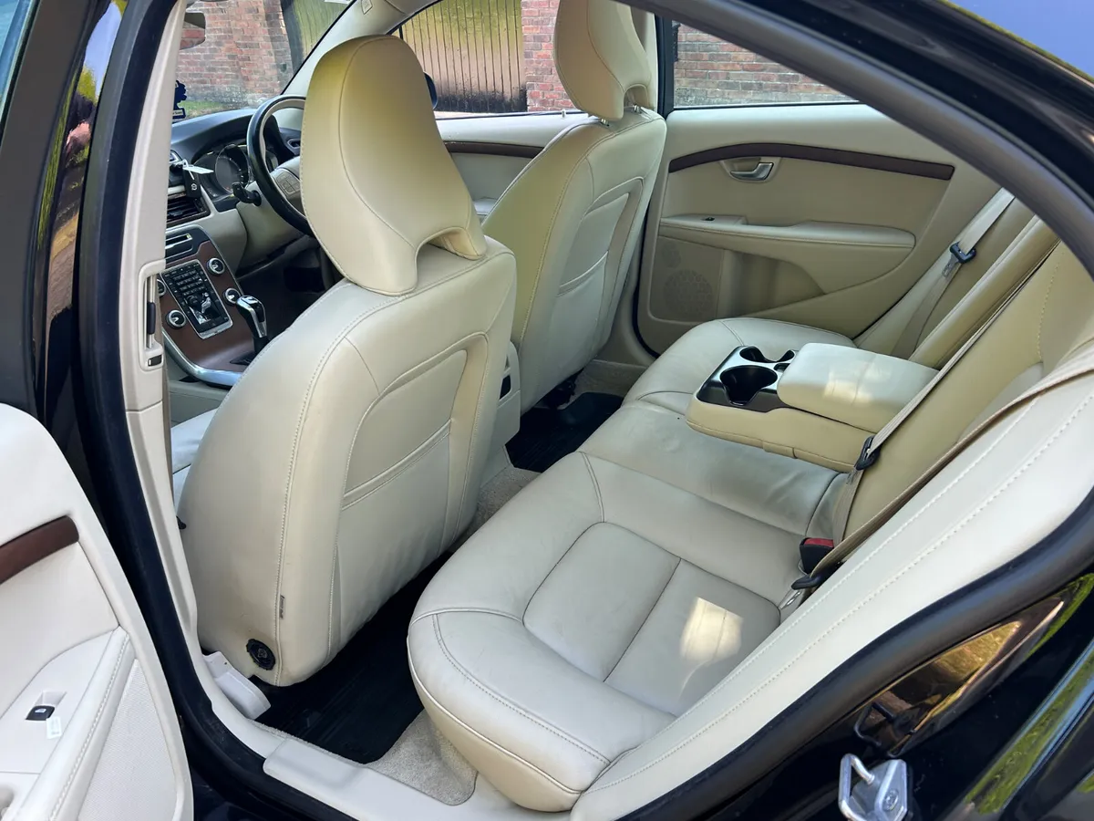 Volvo S80 Saloon, Diesel, 2015, Black