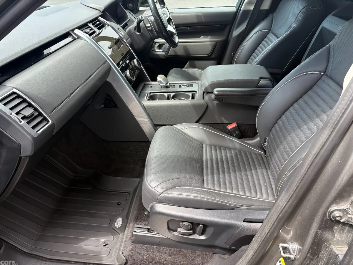 Land Rover Discovery SUV, Diesel, 2021, Grey