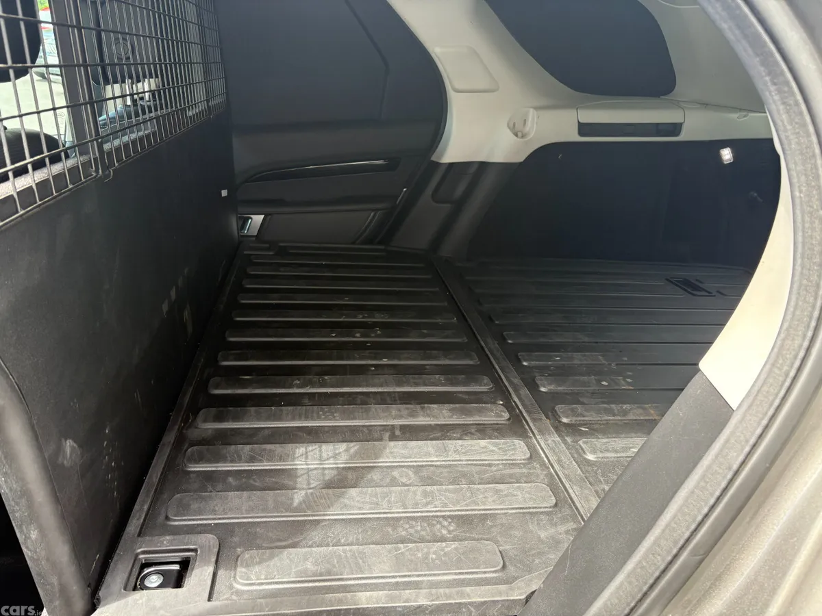 Land Rover Discovery SUV, Diesel, 2021, Grey