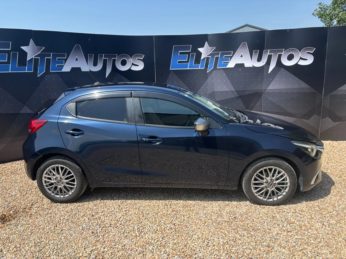Mazda Demio Hatchback, Diesel, 2015, Blue
