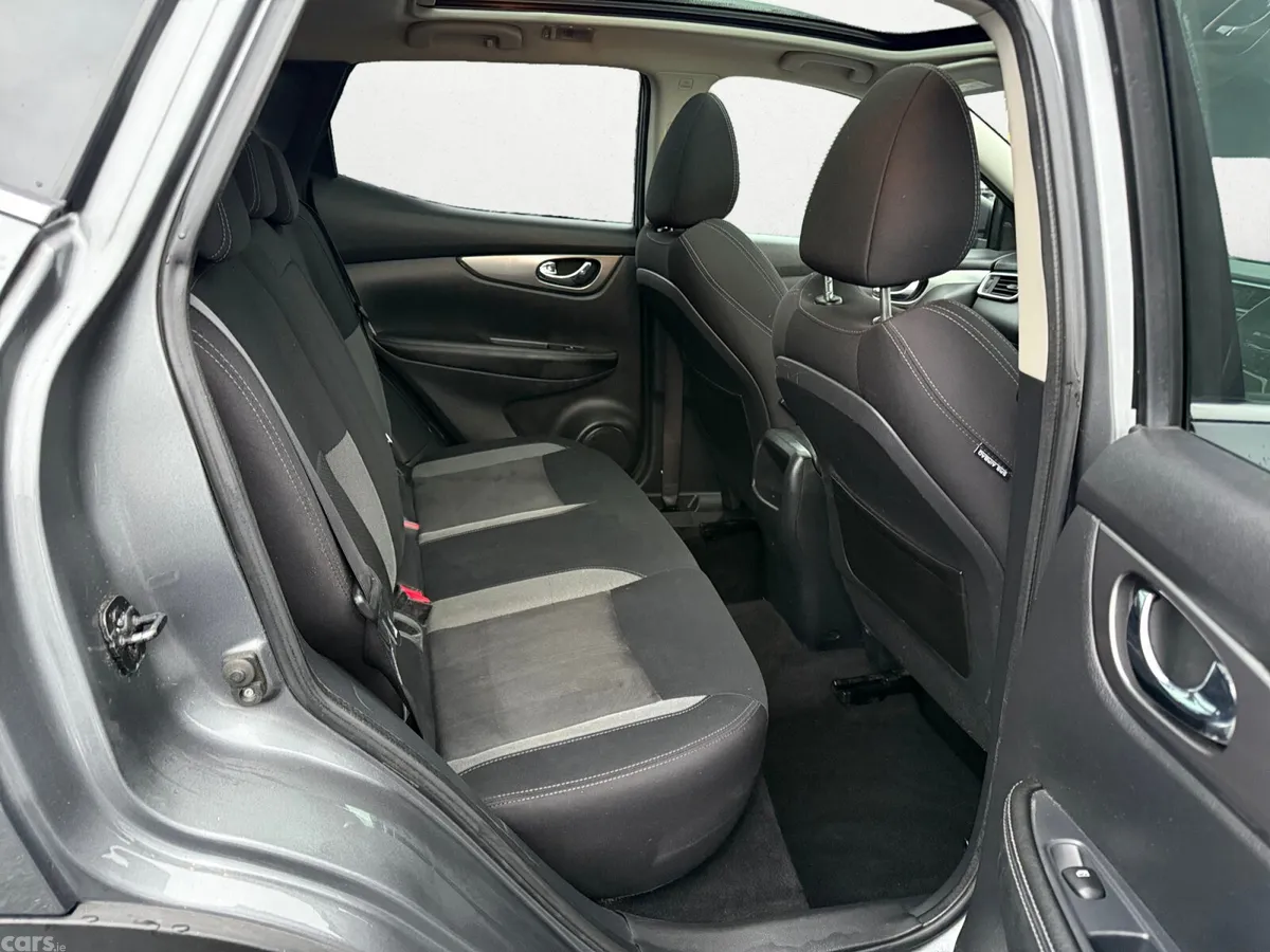 Nissan Qashqai SUV, Diesel, 2018, Grey