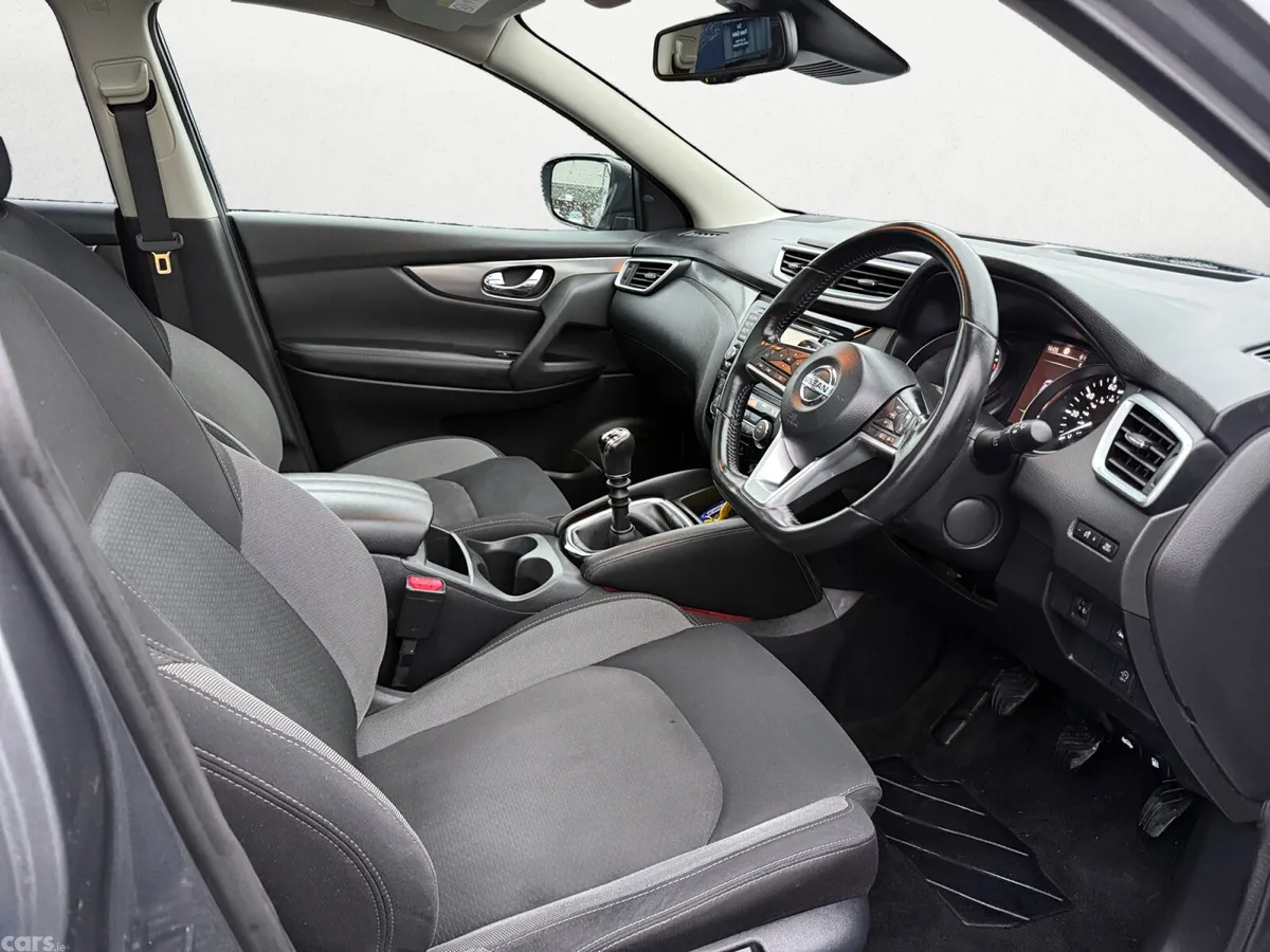 Nissan Qashqai SUV, Diesel, 2018, Grey