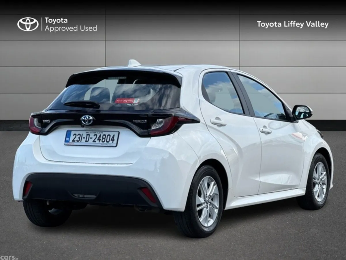 Toyota Yaris Hatchback, Petrol Hybrid, 2023, White