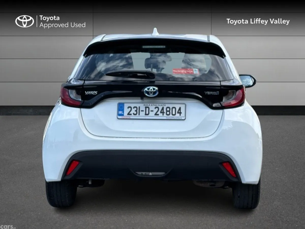 Toyota Yaris Hatchback, Petrol Hybrid, 2023, White