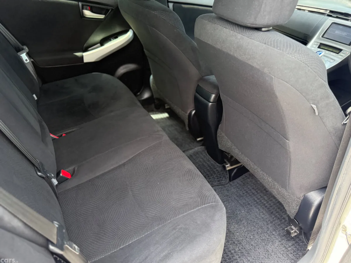 Toyota Prius Hatchback, Petrol Hybrid, 2014, White