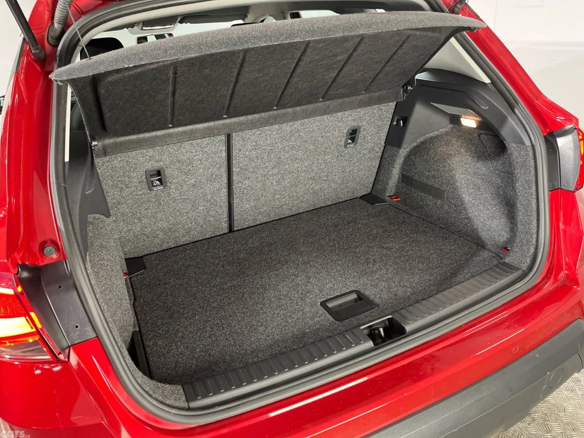 SEAT Arona SUV, Petrol, 2020, Red