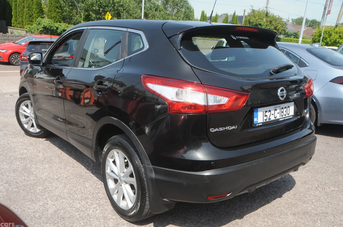 Nissan Qashqai Hatchback, Diesel, 2015, Black