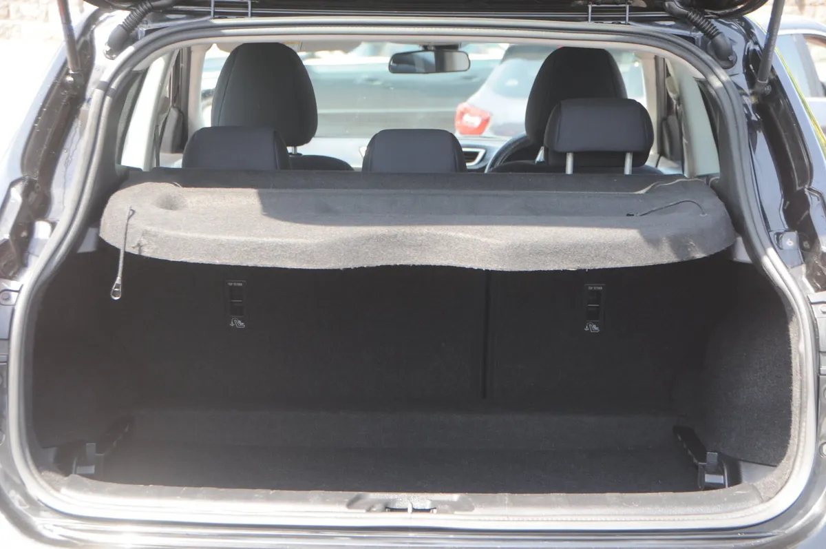 Nissan Qashqai Hatchback, Diesel, 2015, Black