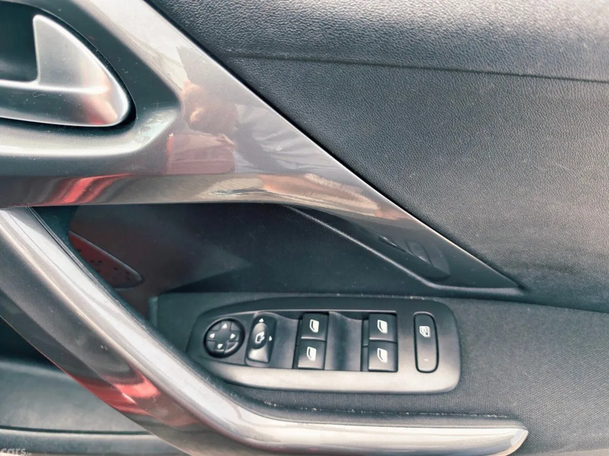 Peugeot 2008 Estate, Diesel, 2017, Red