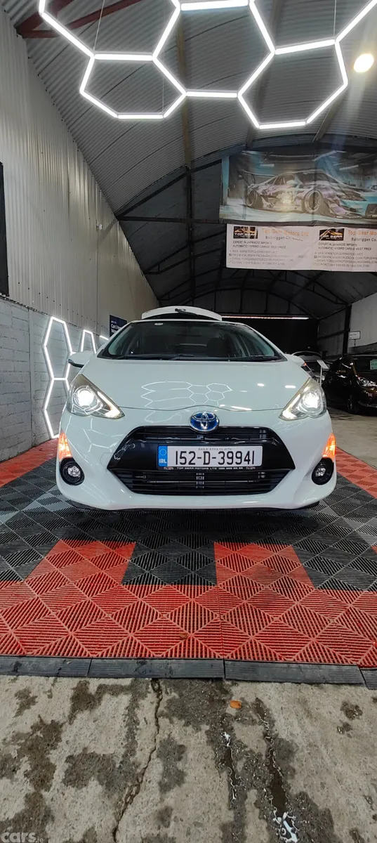 Toyota Aqua Hatchback, Petrol Hybrid, 2015, White