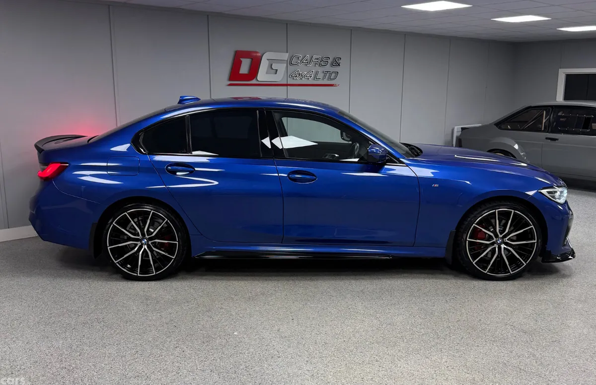 BMW 3-Series Saloon, Petrol Hybrid, 2021, Blue