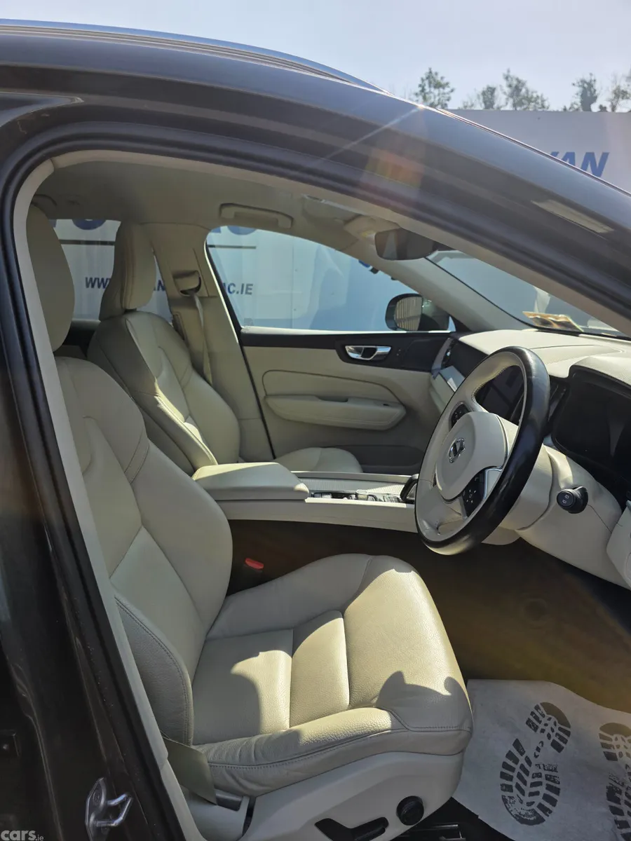 Volvo XC60 SUV, Diesel, 2021, Grey