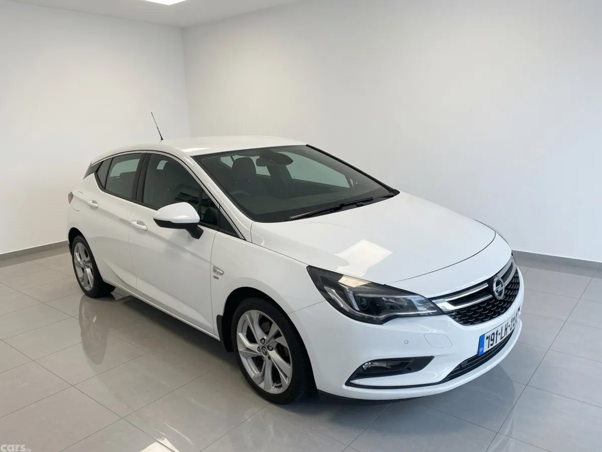 Vauxhall Astra Hatchback, Petrol, 2019, White