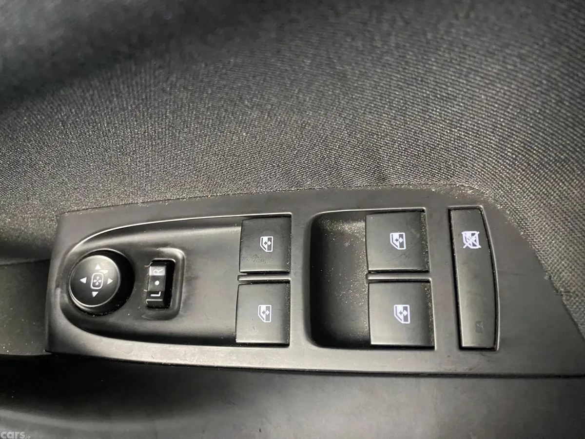Vauxhall Astra Hatchback, Petrol, 2019, White