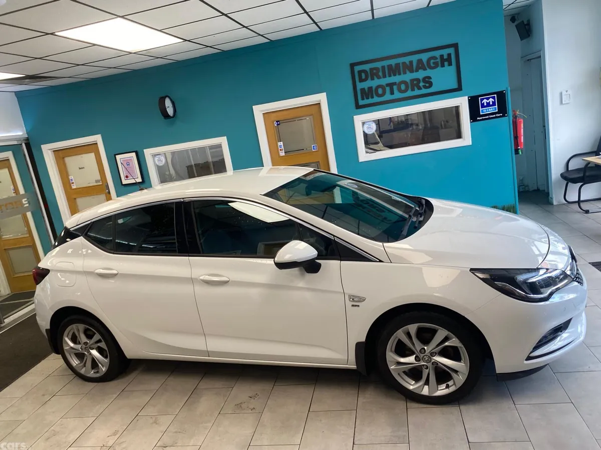 Vauxhall Astra Hatchback, Petrol, 2019, White