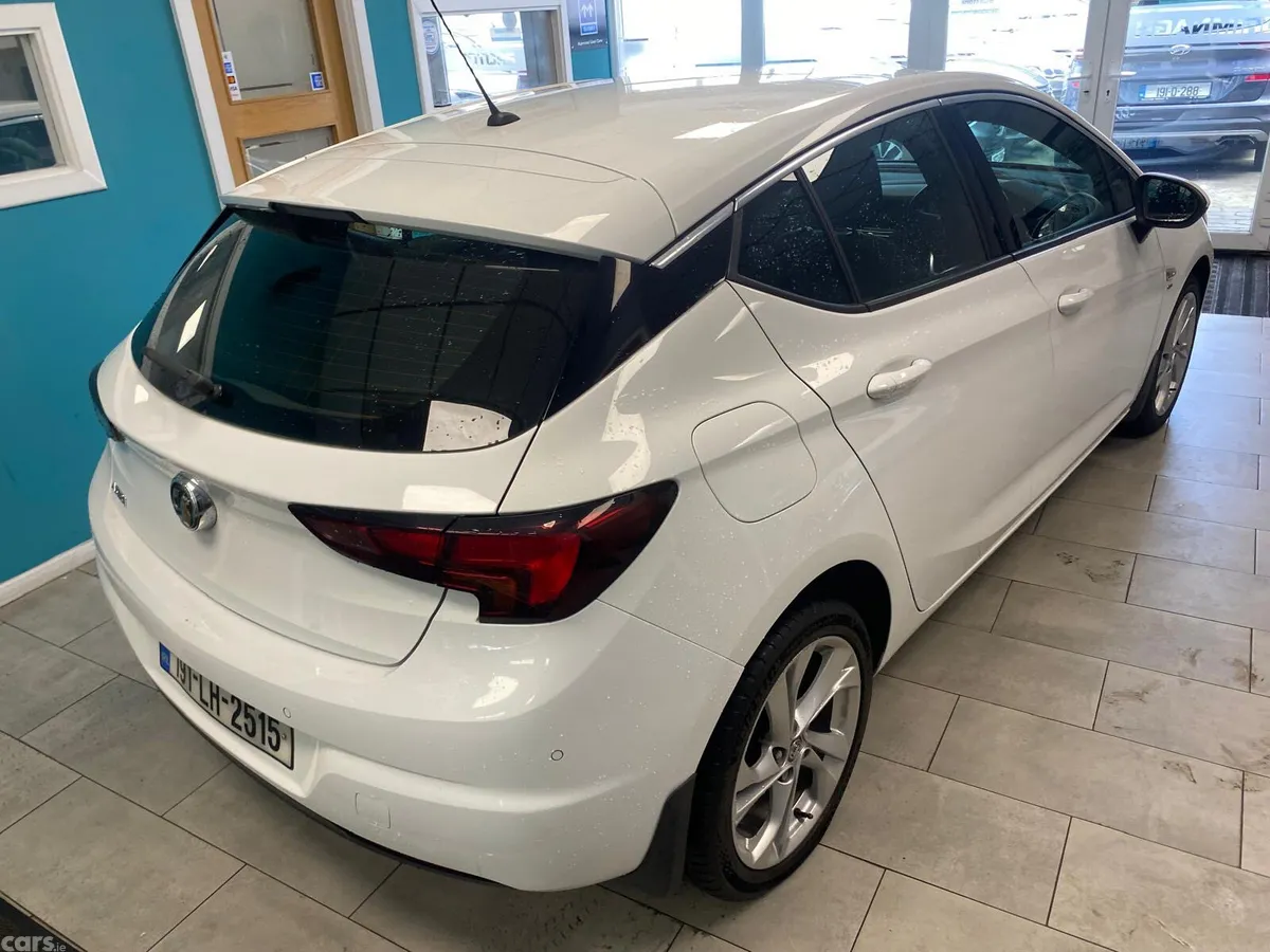 Vauxhall Astra Hatchback, Petrol, 2019, White