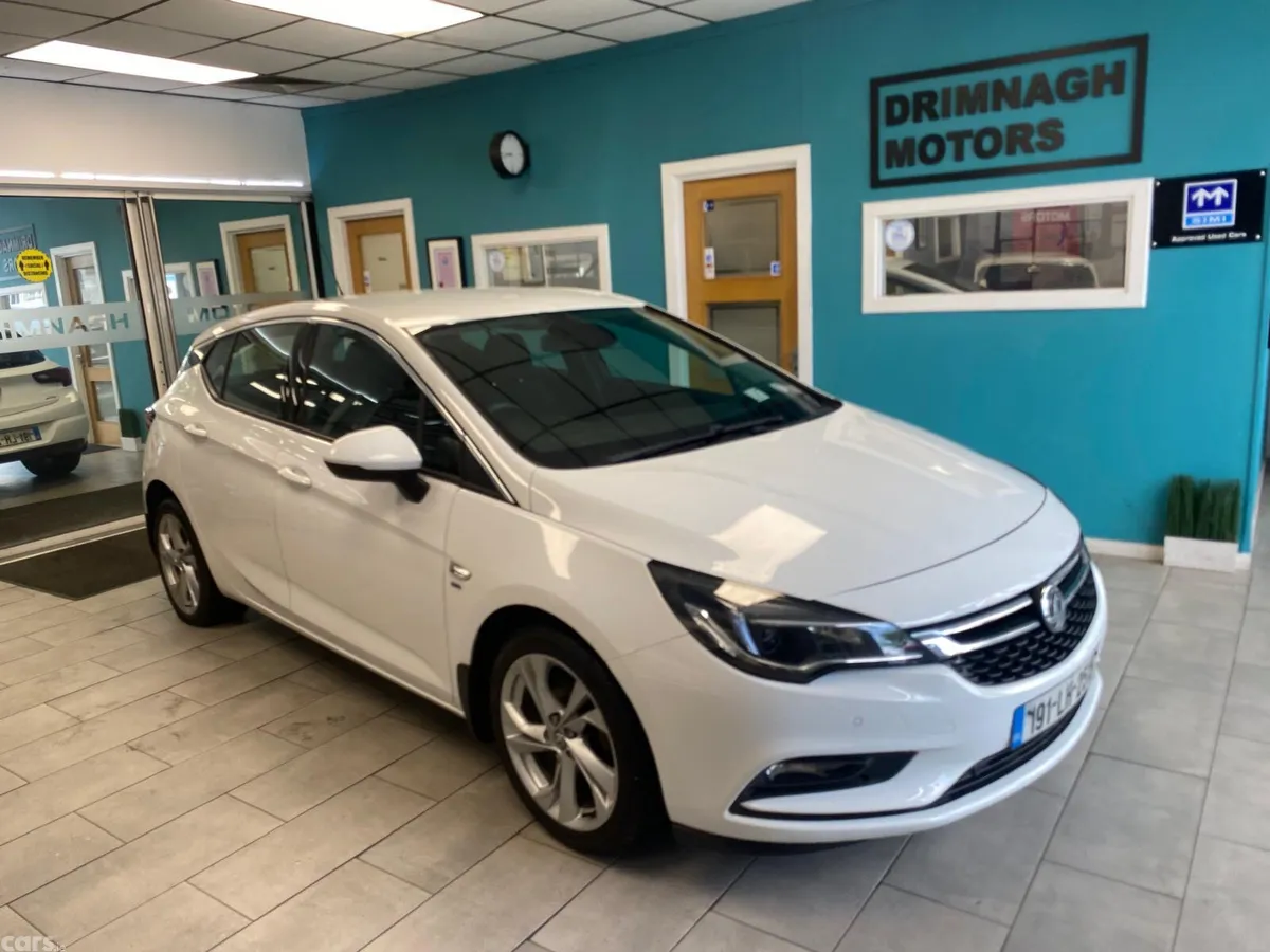 Vauxhall Astra Hatchback, Petrol, 2019, White
